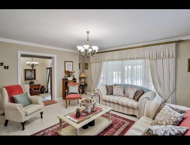 4 BEDROOM HOUSE FOR SALE IN STILBAAI-WES